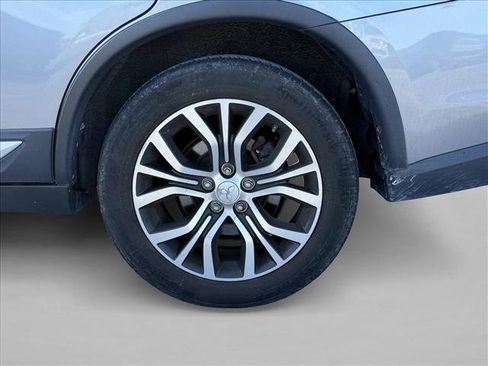 Used 2017 Mitsubishi Outlander SEL image 9