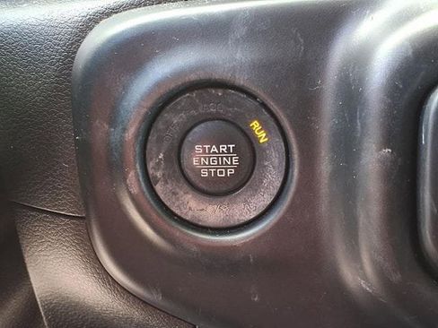 Used 2021 Jeep Gladiator Willys image 20