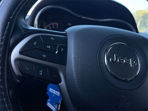 Used 2021 Jeep Grand Cherokee Limited image 12