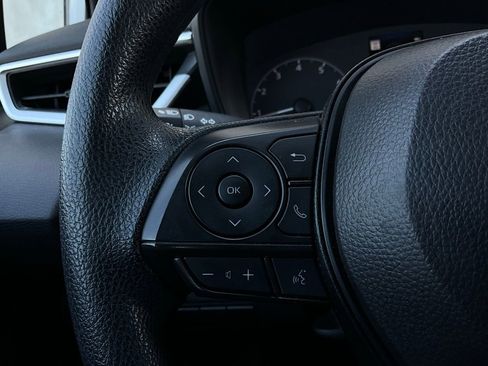 Used 2025 Toyota Corolla LE image 28