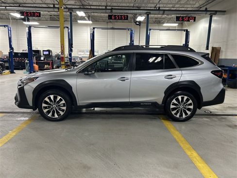Certified 2024 Subaru Outback Limited image 5