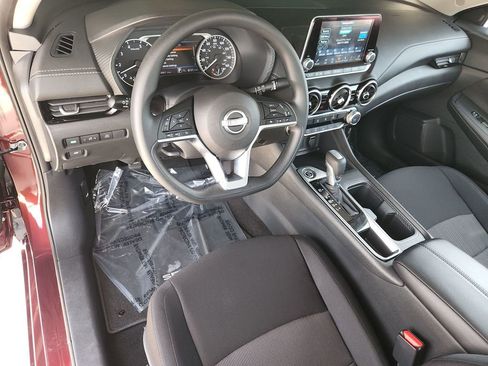 Used 2025 Nissan Sentra SV FWD image 11