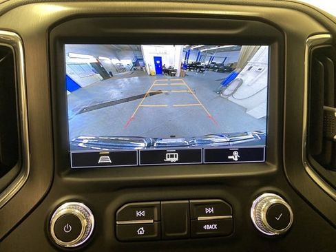 Used 2022 GMC Sierra 1500 AT4 image 11