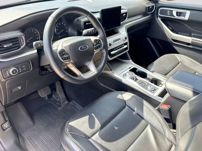 Certified 2022 Ford Explorer XLT w/ Equipment Group 202A
