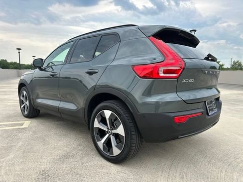 Certified 2026 Volvo XC40 B5 Plus AWD/4WD image 6