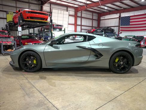 Used 2022 Chevrolet Corvette Stingray Coupe w/ 1LT RWD image 4