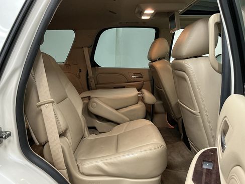 Used 2010 Cadillac Escalade Premium AWD/4WD image 33