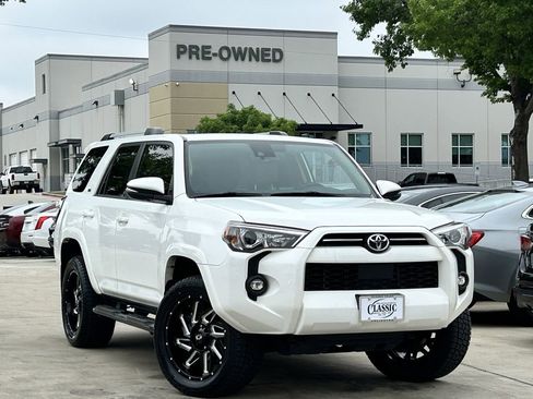 Used 2021 Toyota 4Runner SR5 Premium w/ Moonroof Package RWD image 1