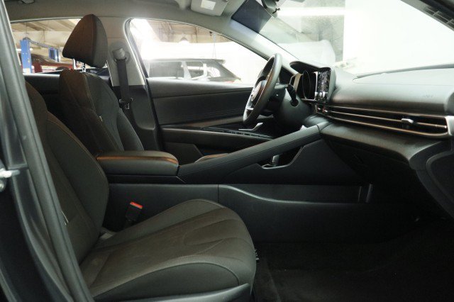 Used 2023 Hyundai Elantra SEL FWD image 22