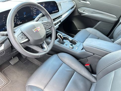 Used 2024 Cadillac XT4 Premium Luxury image 9