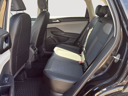 Used 2022 Volkswagen Taos SE image 21