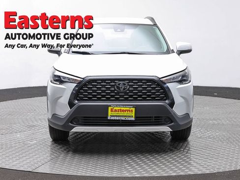 Used 2022 Toyota Corolla Cross LE FWD image 2