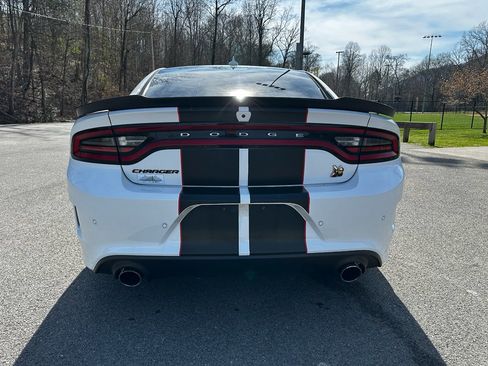 Used 2020 Dodge Charger Scat Pack RWD image 5