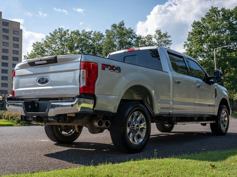 Used 2018 Ford F250 Lariat w/ Chrome Package AWD/4WD image 4