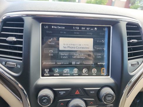 Used 2015 Jeep Grand Cherokee Limited w/ Luxury Group II AWD/4WD image 28