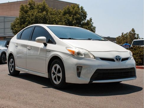 Used 2012 Toyota Prius Two FWD image 3