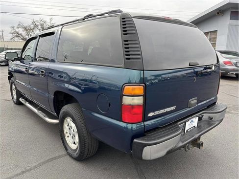 Used 2006 Chevrolet Suburban LS w/ Smart Select Package image 3