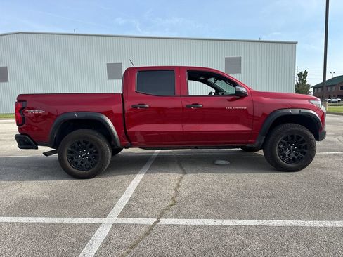 Used 2025 Chevrolet Colorado Trail Boss AWD/4WD image 7