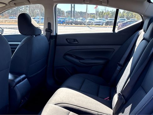 Used 2023 Nissan Altima 2.5 SV image 17