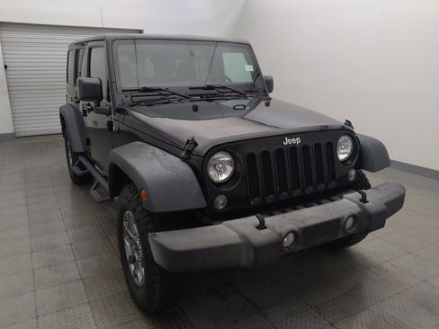 Used 2015 Jeep Wrangler Unlimited Rubicon w/ Connectivity Group AWD/4WD image 14