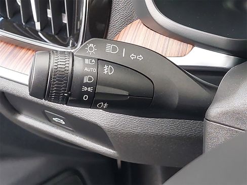 Used 2024 Volvo S60 B5 Plus image 20