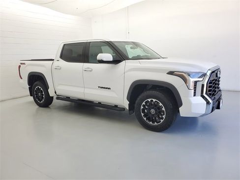 Used 2022 Toyota Tundra SR5 w/ TRD Off-Road Premium Package image 4