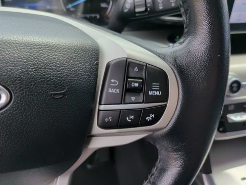 Used 2021 Ford Explorer XLT w/ Equipment Group 202A RWD image 18