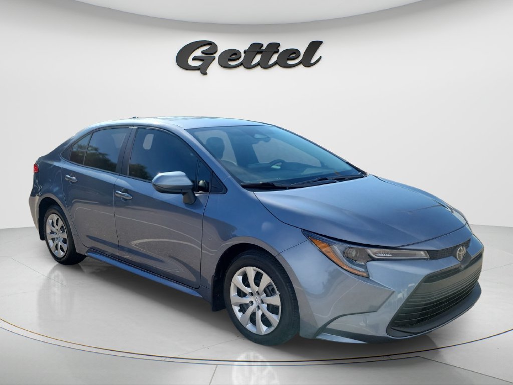 Certified 2025 Toyota Corolla LE FWD image 3