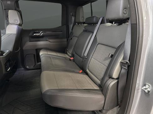 Used 2023 Chevrolet Silverado 1500 ZR2 image 32