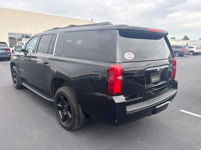 Used 2020 Chevrolet Suburban LT w/ Luxury Package AWD/4WD image 7