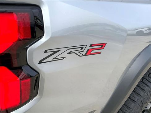 Certified 2024 Chevrolet Colorado ZR2 w/ ZR2 Convenience Package III image 9