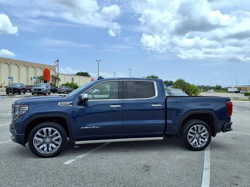 Used 2023 GMC Sierra 1500 Denali w/ Denali Reserve Package AWD/4WD image 4
