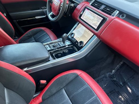 Used 2020 Land Rover Range Rover Sport HST image 16