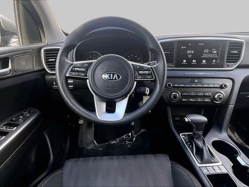Used 2020 Kia Sportage LX AWD/4WD image 11