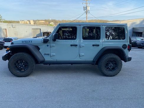 Used 2024 Jeep Wrangler Unlimited image 8