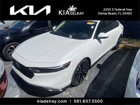 Used 2023 Honda Accord Touring image 1