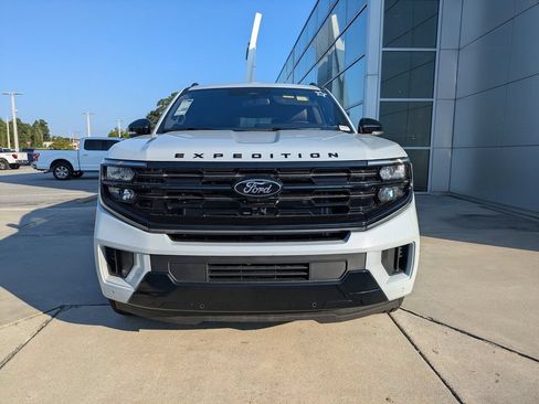 New 2025 Ford Expedition Max Platinum w/ Stealth Performance Package AWD/4WD image 8