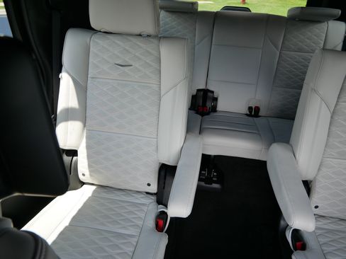 Used 2026 Cadillac Escalade Platinum Sport AWD/4WD image 11