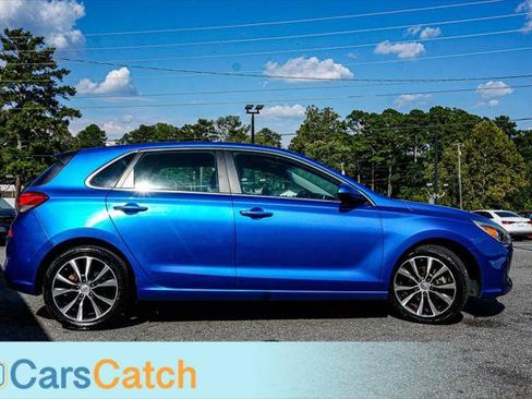 Used 2018 Hyundai Elantra GT image 2