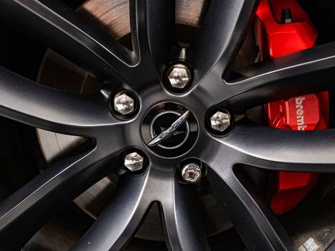 Used 2023 Chrysler 300 C RWD image 8