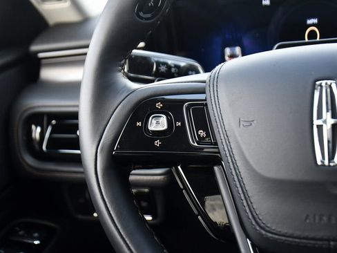 New 2026 Lincoln Aviator AWD w/ Jet Appearance Package image 32