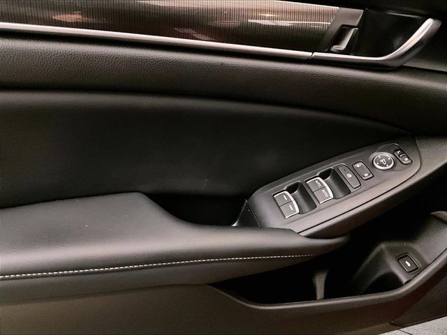 Used 2018 Honda Accord Sport image 22