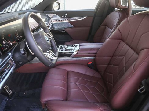 Used 2025 BMW 750e xDrive w/ Premium Package image 14