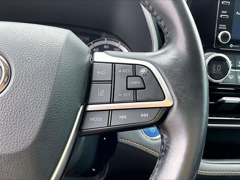 Used 2022 Toyota Highlander Bronze Edition FWD image 25