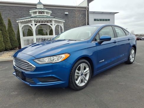 Used 2018 Ford Fusion S FWD image 2