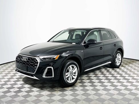 Certified 2023 Audi Q5 2.0T Premium w/ Convenience Package AWD/4WD image 3