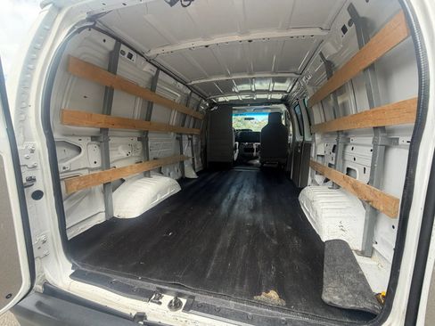Used 2014 Ford E-250 and Econoline 250 w/ Power Group RWD image 7