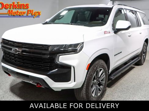Used 2023 Chevrolet Suburban Z71 image 1