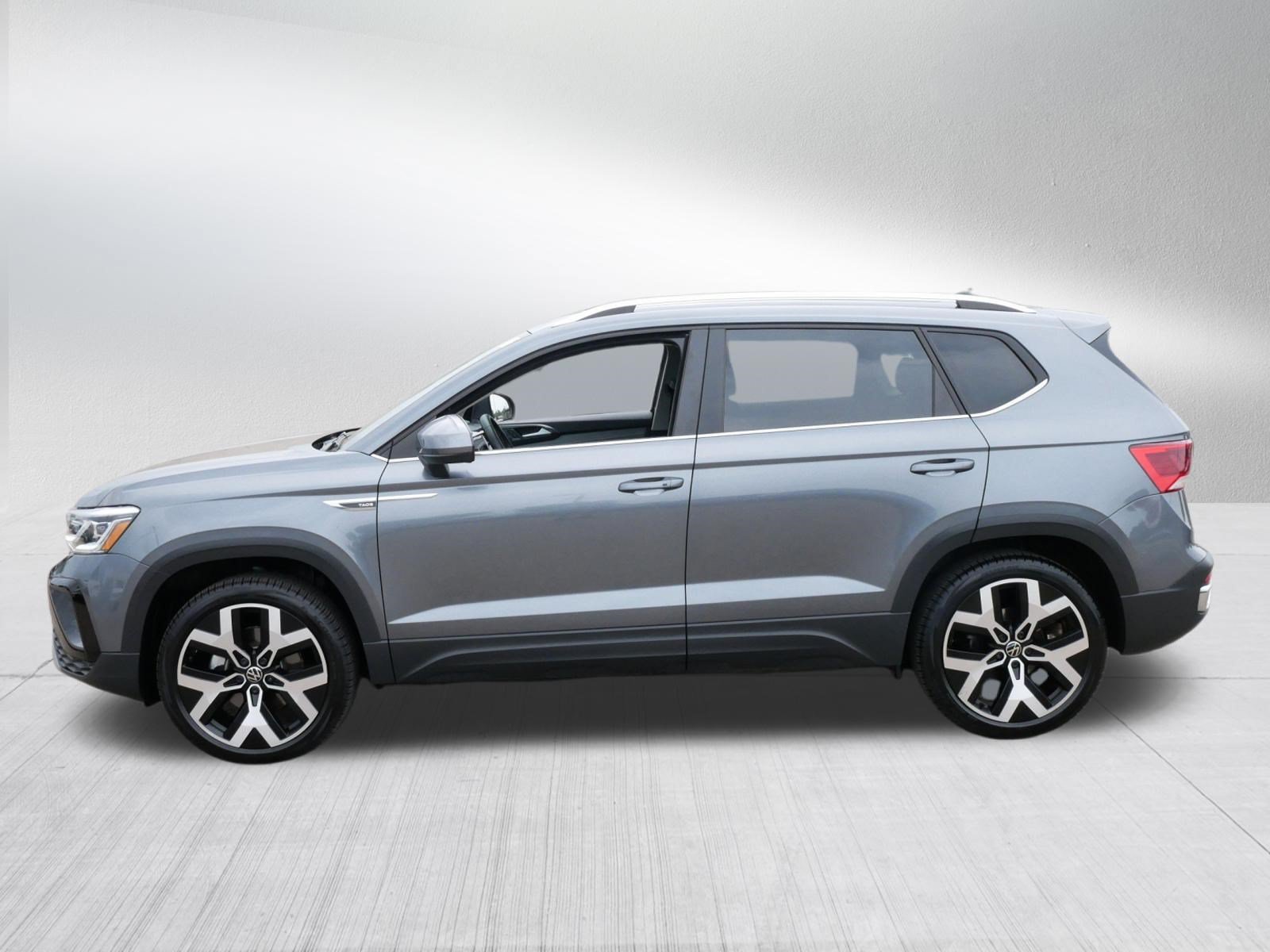 Certified 2023 Volkswagen Taos SEL AWD/4WD image 4