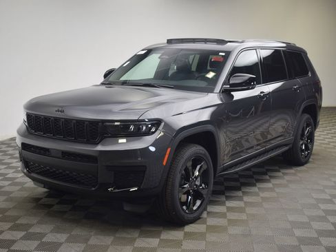 New 2025 Jeep Grand Cherokee L Altitude image 17